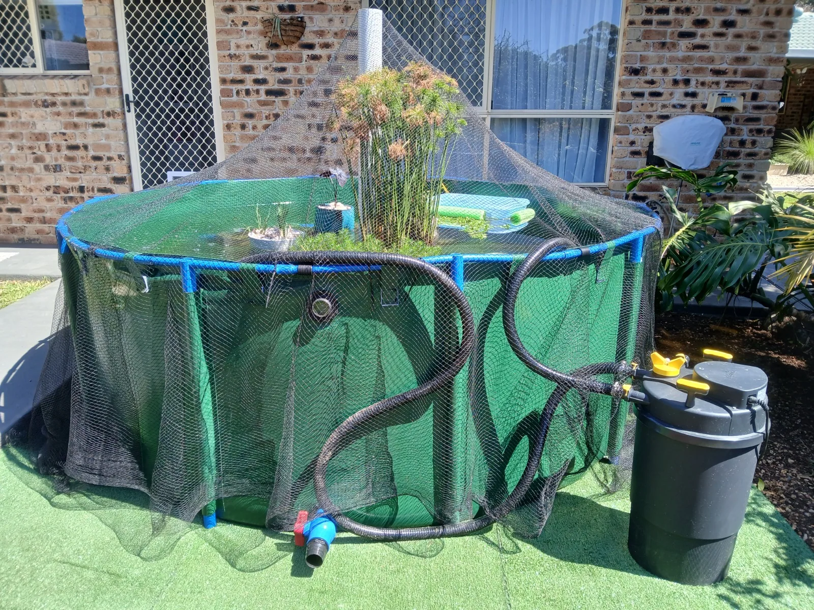 2,500 L modular PVC liner fish tank on plastic tube supports