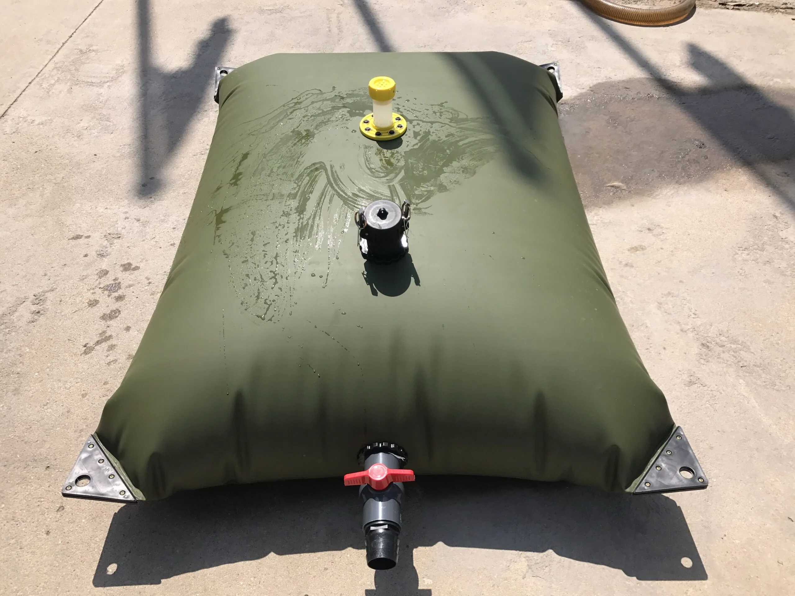500 L TPU drinking water bladder with custom fittings