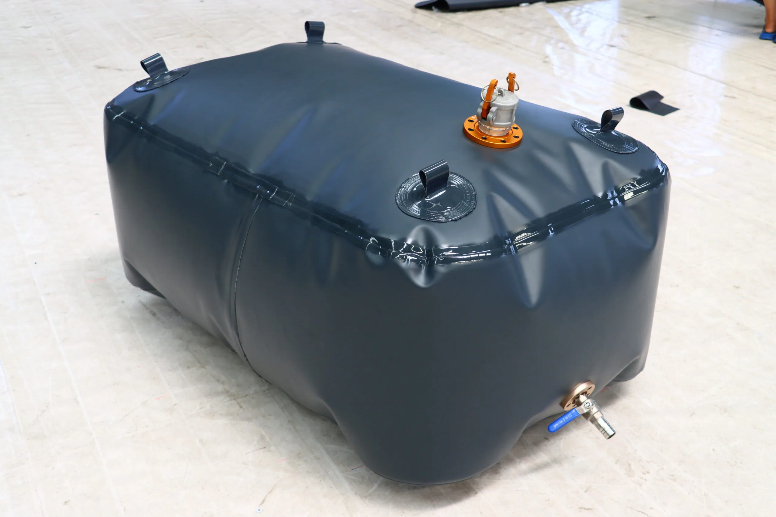 1.3 × 0.8 × 0.5 m TPU fuel bladder